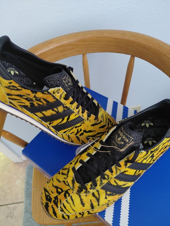 adidas Shoes - adidas Women’s Yellow & Black Tiger Stripe Sneakers